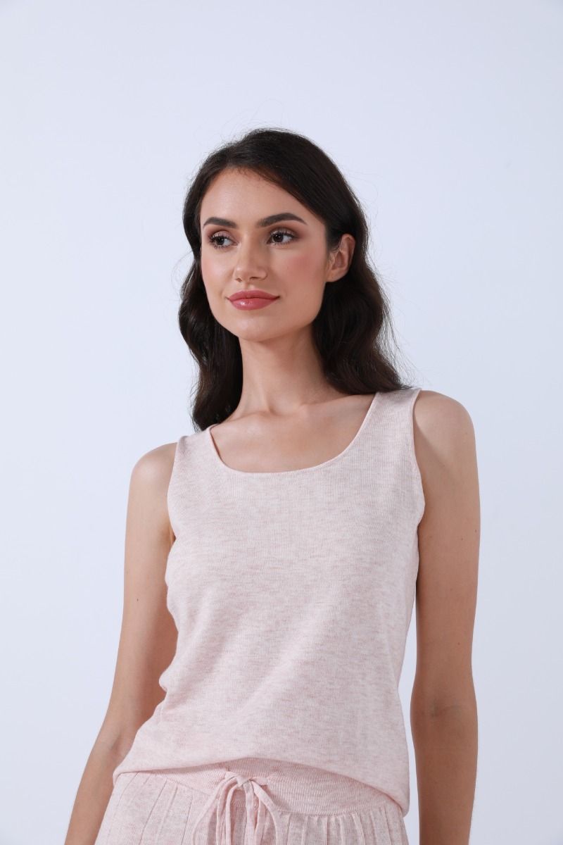 sleeveless knitted top