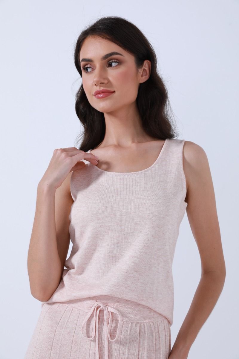 sleeveless knitted top