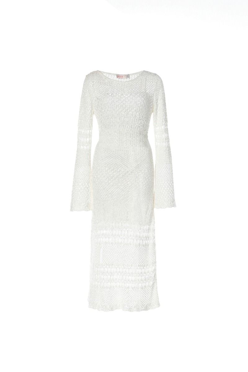 White knitted dress