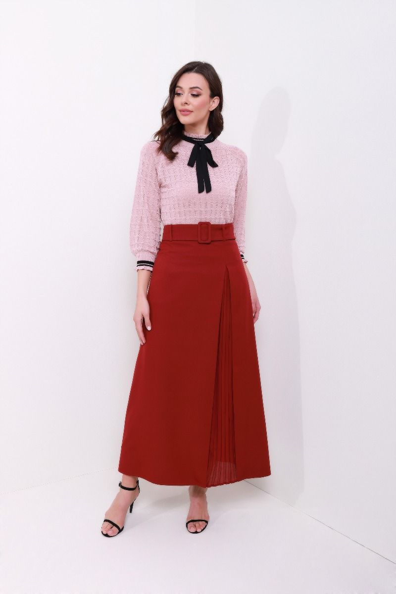 side pleated skirt