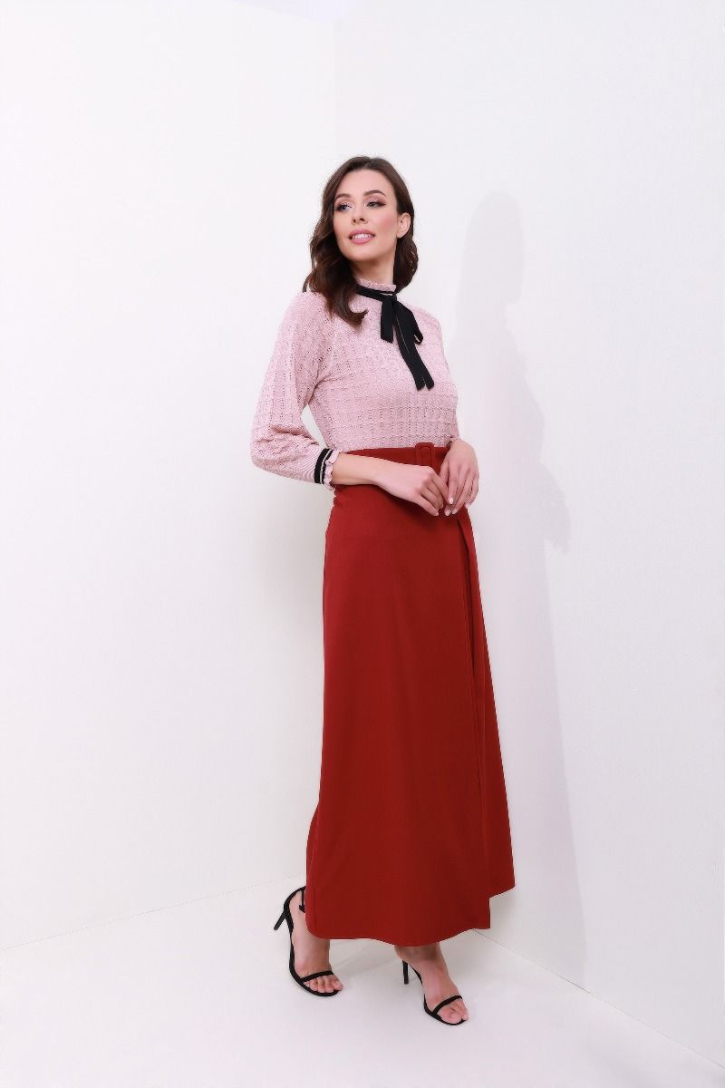 side pleated skirt