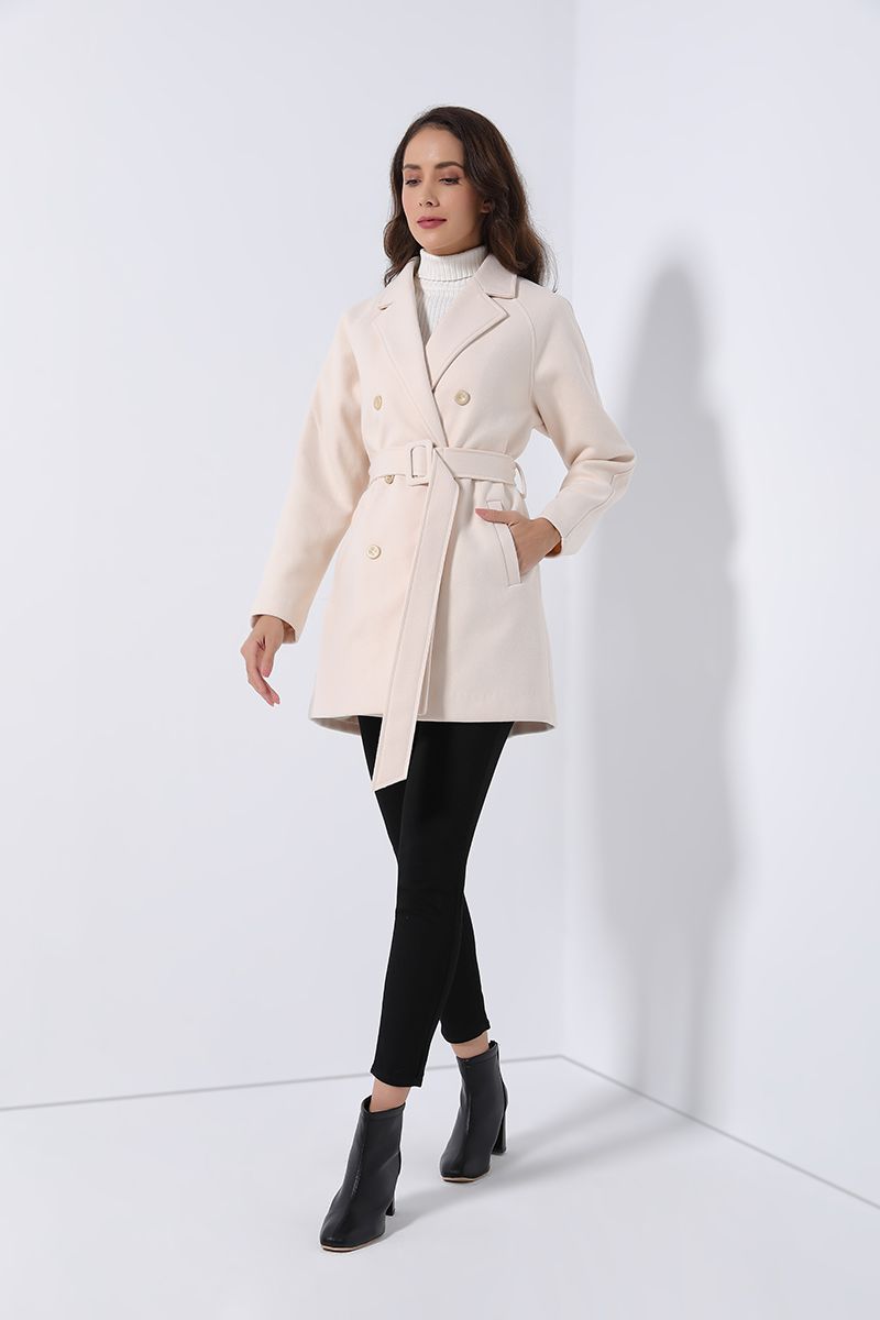 collared neckline coat