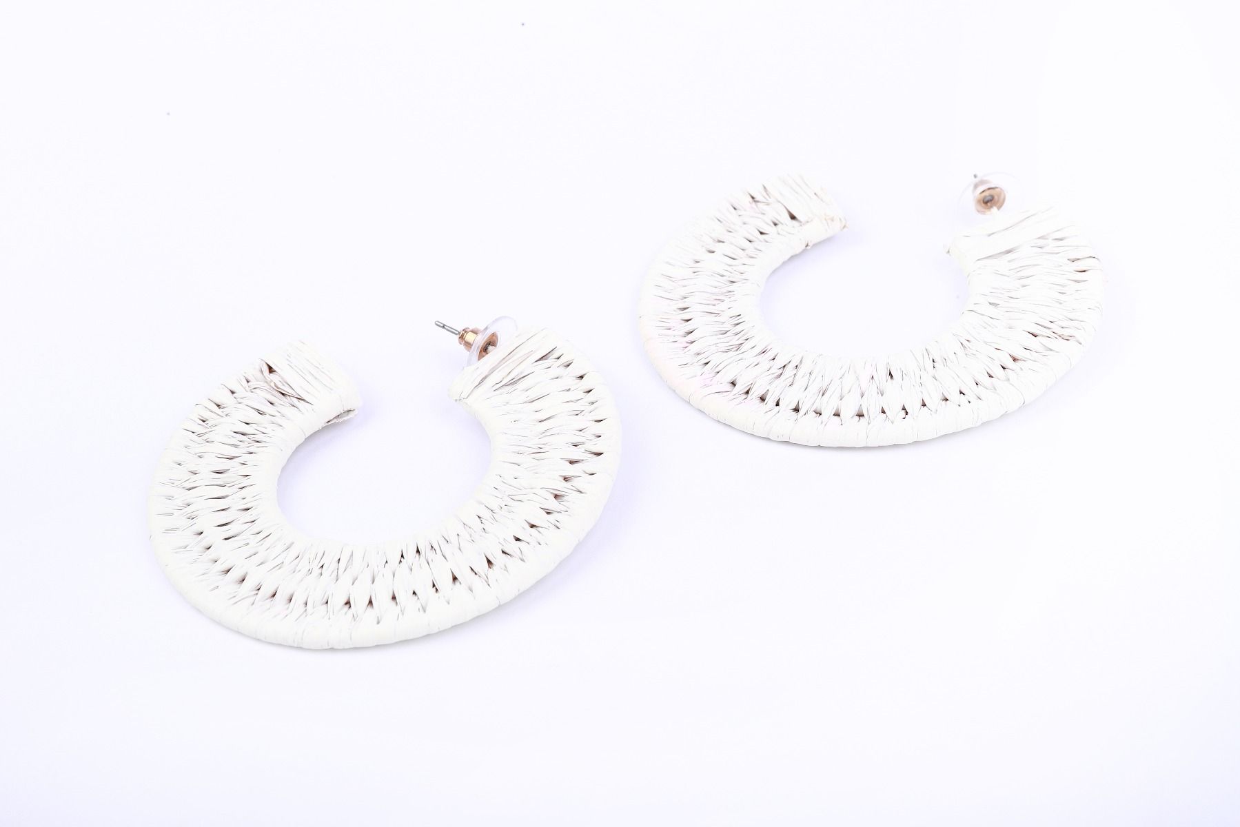 Woven straw earrings